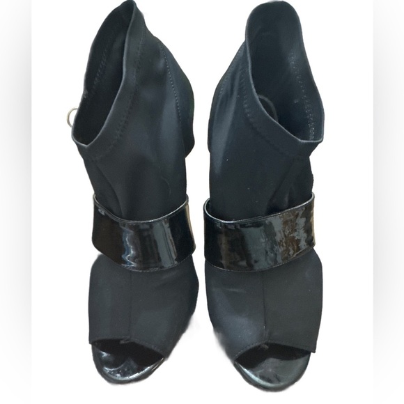 Bebe
Leighton Patent & Stretch Peep Toe Bootie - Black (8) - Picture 4 of 5